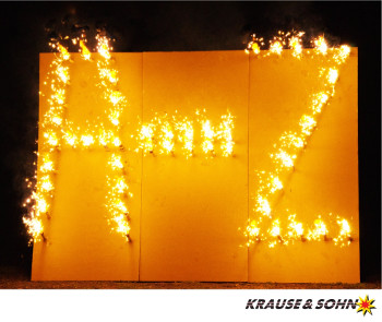 Die brennenden Buchstaben in Aktion